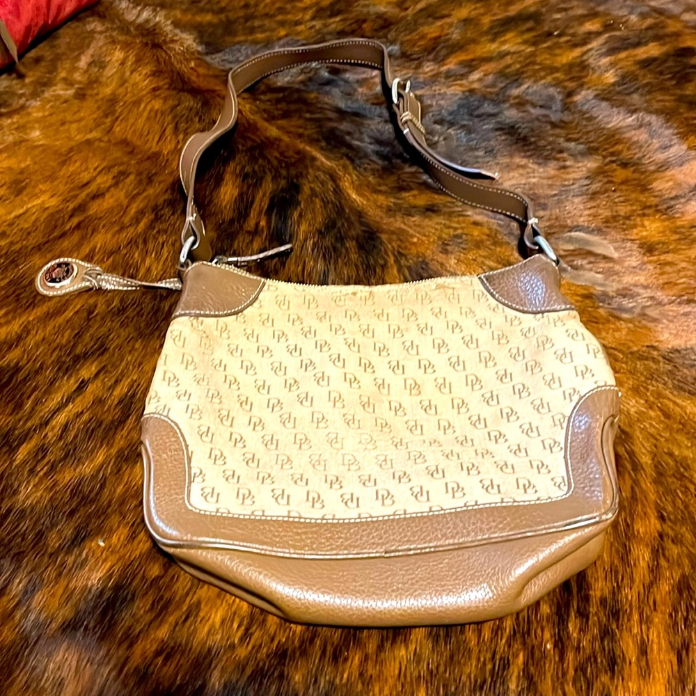 Dooney & Bourke tan purse